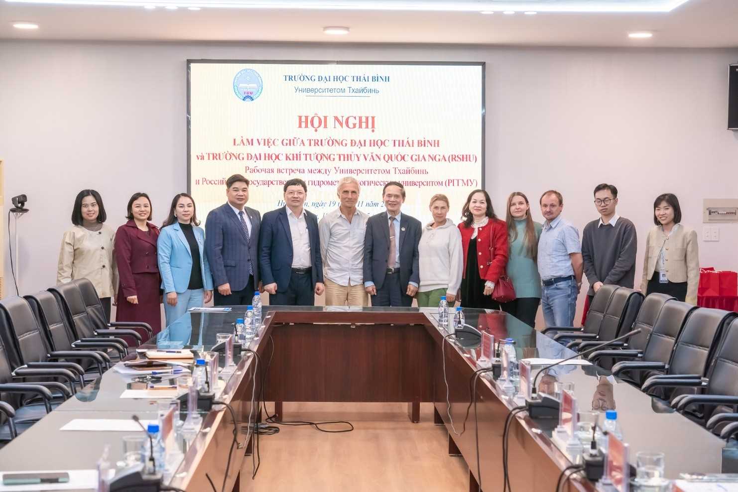 TIẾP VÀ LÀM VIỆC VỚI ĐOÀN CÔNG TÁC TRƯỜNG ĐẠI HỌC KHÍ TƯỢNG THỦY VĂN QUỐC GIA NGA